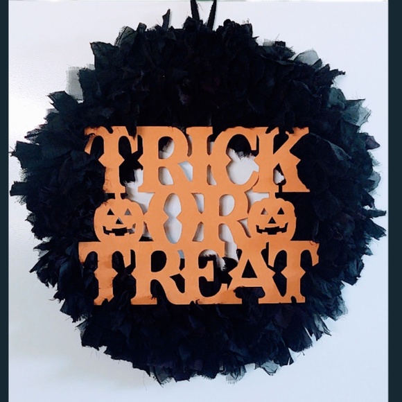Hand Crafted Fabric Rag Wreath Trick or Treat Halloween Black Orange Pumpkin 17" - Picture 4 of 6